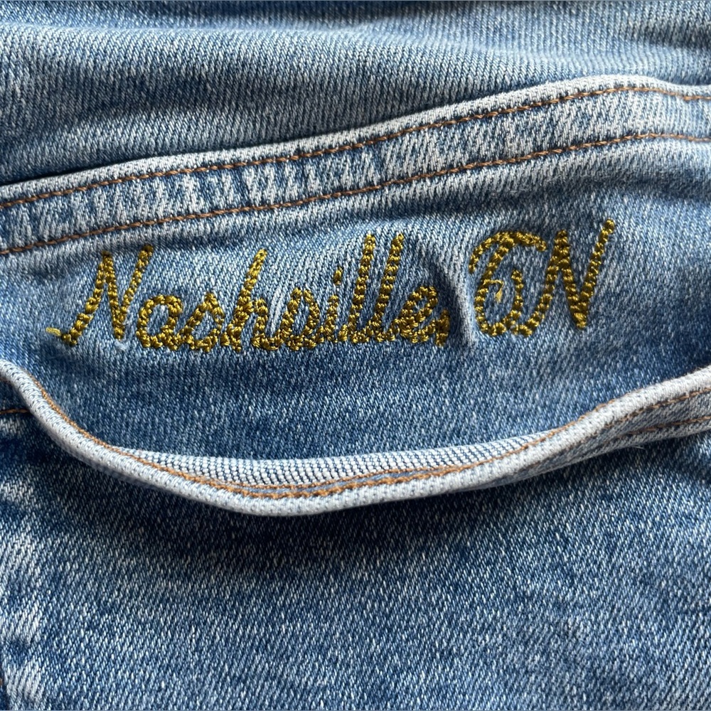 Madewell | Mid Rise Kick Out Jeans | Custom ‘Nashville’ Embroidery | Size 27 - Picture 8 of 9